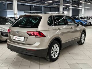 2019 Volkswagen Tiguan II, бежевый, 2399000 рублей, вид 3
