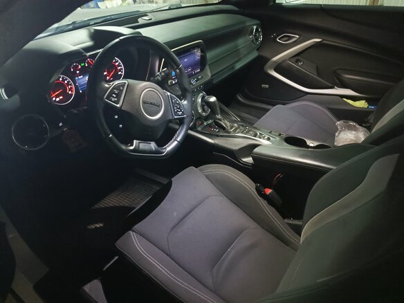 2019 Chevrolet Camaro VI Рестайлинг, белый, 1950000 рублей - вид 10