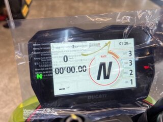 2023 Ducati Streetfighter V4, жёлтый, 5271000 рублей, вид 4