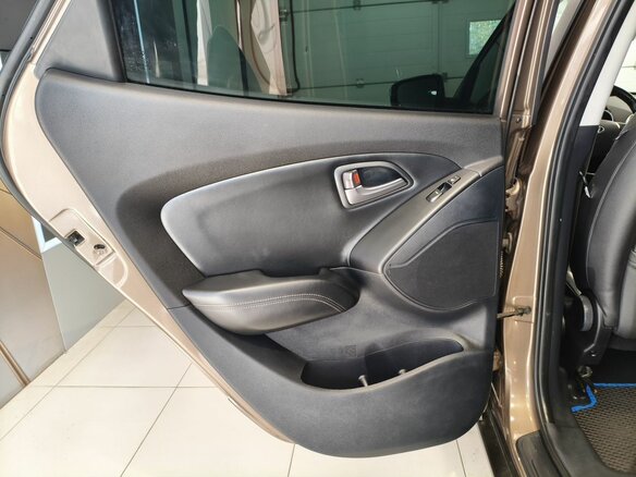 2015 Hyundai ix35 I Рестайлинг, бежевый - вид 25