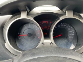 2012 Nissan Juke I, белый, 950000 рублей, вид 2