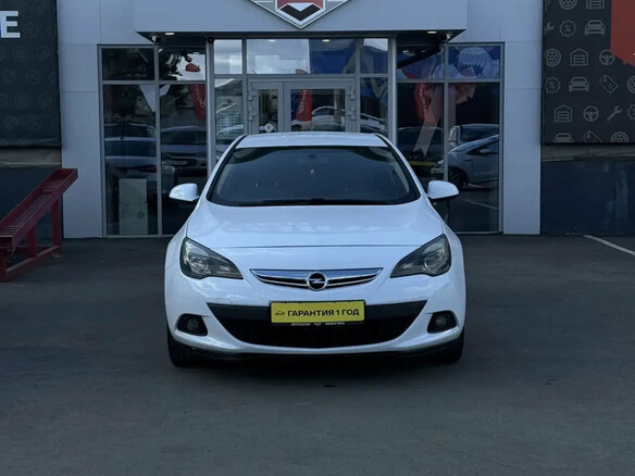 2013 Opel Astra GTC J Рестайлинг, белый - вид 1