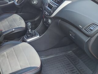 2015 Hyundai Solaris I Рестайлинг, оранжевый, 880000 рублей, вид 4