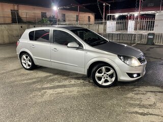 2011 Opel Astra H Рестайлинг, серебристый, 520000 рублей, вид 3