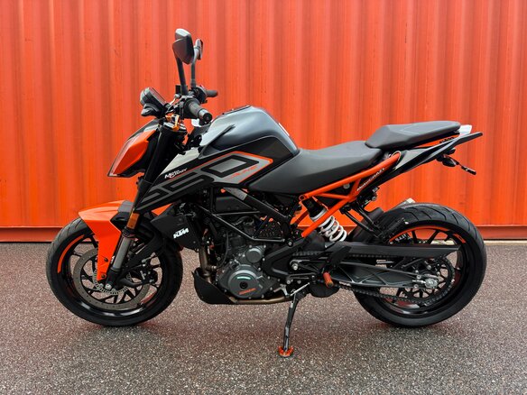 2023 KTM 250 Duke, чёрный, 399990 рублей - вид 24