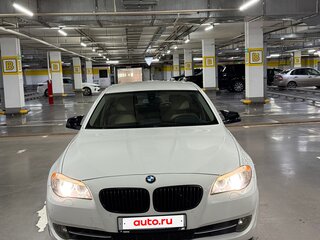 2013 BMW 5 серии 528i xDrive VI (F10/F11/F07), белый, 2090000 рублей, вид 3