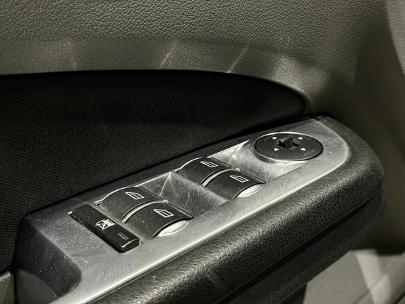2010 Ford Focus II Рестайлинг, чёрный - вид 14