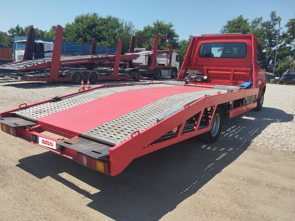 2011 Iveco Daily, красный, 2500000 рублей - вид 11
