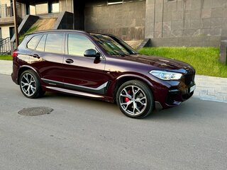 2021 BMW X5 40i IV (G05/G18), фиолетовый, 7500000 рублей, вид 3