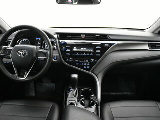 2018 Toyota Camry VIII (XV70), белый, 1640000 рублей, вид 5