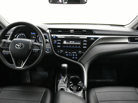 2018 Toyota Camry VIII (XV70), белый, 1415000 рублей, вид 5