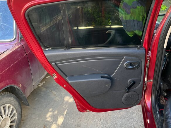 2012 Renault Sandero I, красный, 530000 рублей - вид 23
