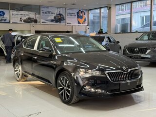 2026 Skoda Superb III Рестайлинг, чёрный, 2615000 рублей, вид 2