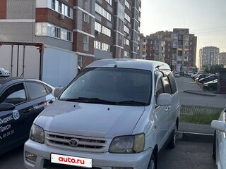 1999 Toyota Lite Ace Noah V, серебристый, 600000 рублей, вид 2