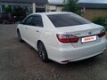 2018 Toyota Camry VII (XV50) Рестайлинг 2, белый, 2000000 рублей - вид 6