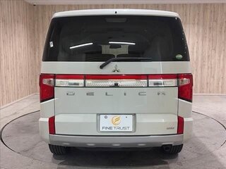2023 Mitsubishi Delica D:5 I Рестайлинг, белый, 3085000 рублей, вид 5