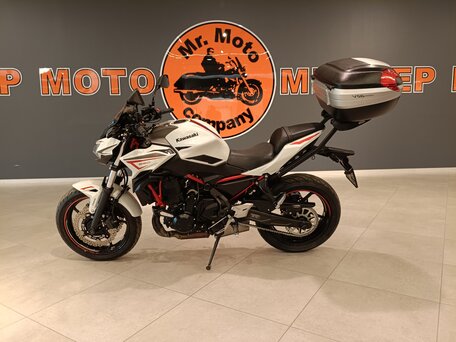 2022 Kawasaki Z 650, белый, 720000 рублей, вид 2