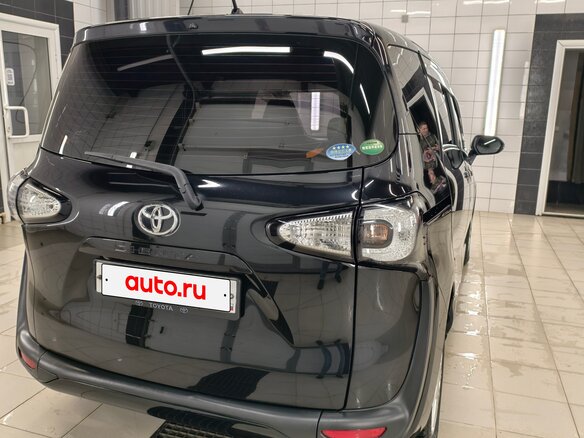 2015 Toyota Sienta II, чёрный, 1100000 рублей - вид 5