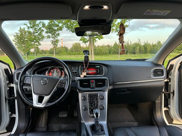 2016 Volvo V40 Cross Country I Рестайлинг, белый, 1800000 рублей - вид 15