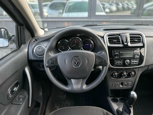 2016 Renault Logan II, серебристый, 675000 рублей - вид 9