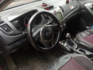 2011 Kia Cerato 6-speed II, оранжевый, 710000 рублей, вид 5