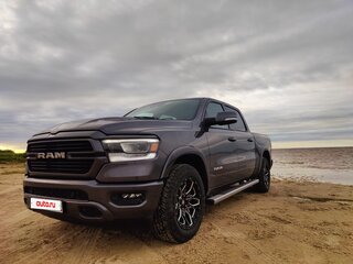 2022 Ram 1500 Crew Cab eTorque V, серый, 7000000 рублей, вид 1
