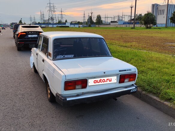 2010 Lada (ВАЗ) 2105, белый, 80500 рублей - вид 8
