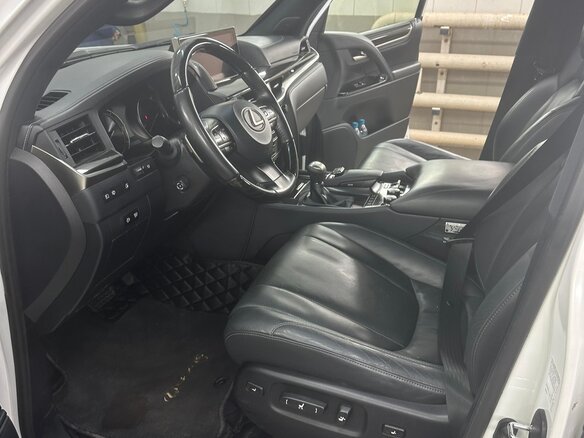 2019 Lexus LX 450d III Рестайлинг 2, белый, 11200000 рублей - вид 4