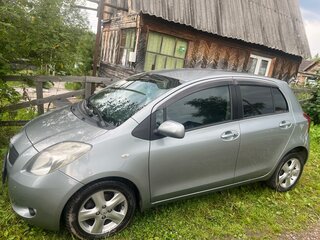 2006 Toyota Yaris II, серебристый, 665000 рублей, вид 3