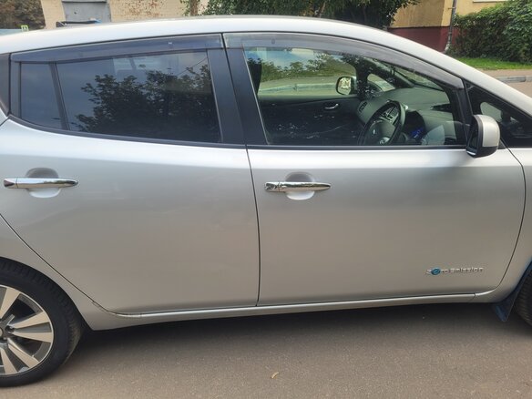2012 Nissan Leaf (EM57) I (ZE0/AZE0), серебристый, 899000 рублей - вид 6