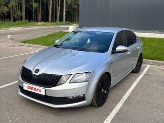 2018 Skoda Octavia III (A7) Рестайлинг, серебристый, 1450000 рублей, вид 1