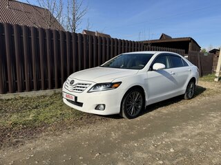 2010 Toyota Camry VI (XV40) Рестайлинг, белый, 1600000 рублей, вид 1