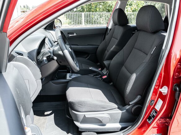2011 Hyundai i30 I Рестайлинг, красный - вид 9