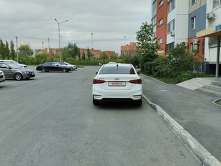 2018 Hyundai Solaris II, белый, 1277721 рублей, вид 2