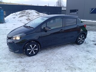 2015 Toyota Vitz III (XP130) Рестайлинг, чёрный, 1000000 рублей, вид 1