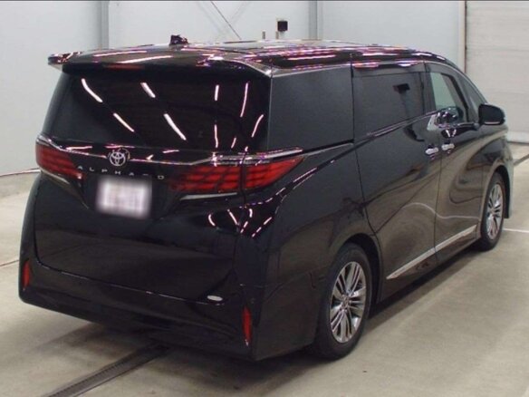 2023 Toyota Alphard IV, чёрный, 7787521 рублей - вид 3