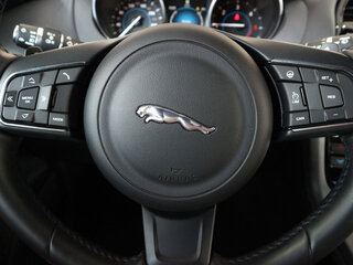 2017 Jaguar F-Pace I, чёрный, 3799274 рублей, вид 4