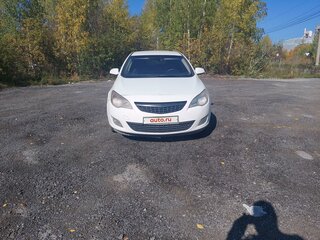2012 Opel Astra J Рестайлинг, белый, 740000 рублей, вид 1