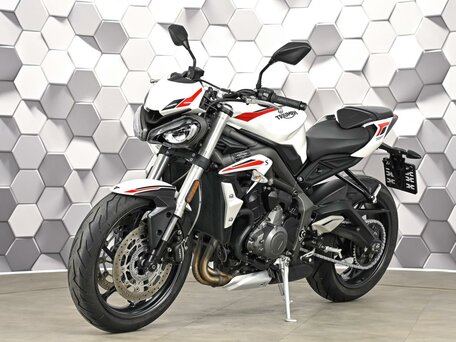 2020 Triumph Street Triple, белый, 799000 рублей, вид 2