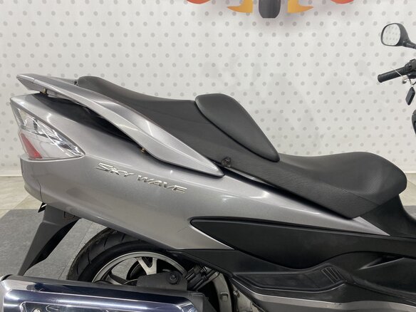 2006 Suzuki Burgman (SkyWave) 400, серебристый, 279000 рублей - вид 17