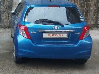 2011 Toyota Vitz III (XP130), синий, 670000 рублей, вид 2