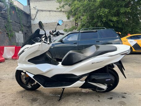2021 Honda PCX 125, белый, 330000 рублей, вид 3
