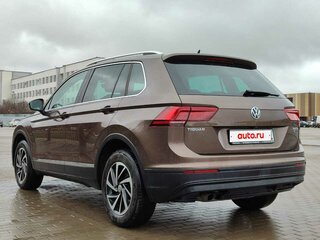 2018 Volkswagen Tiguan II, коричневый, 2700000 рублей, вид 3