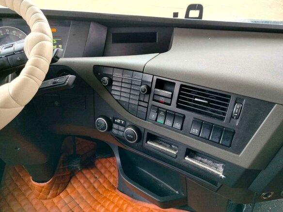 2017 Volvo FH, оранжевый, 5661000 рублей - вид 7