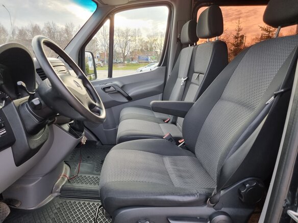 2011 Mercedes-Benz Sprinter, чёрный, 4500000 рублей - вид 4
