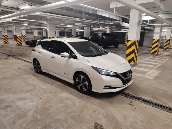 2019 Nissan Leaf II (ZE1), белый, 1900000 рублей - вид 1