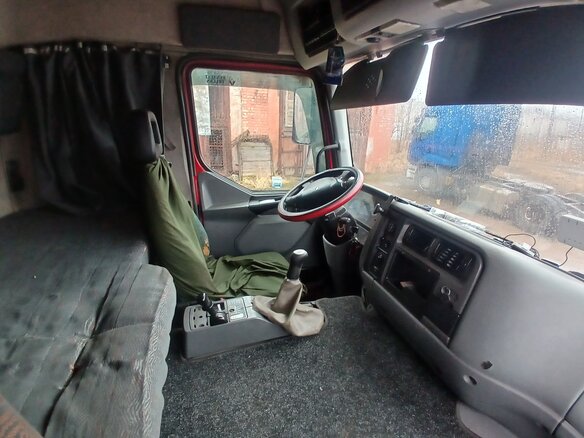 2005 Renault Premium, красный, 750000 рублей - вид 4