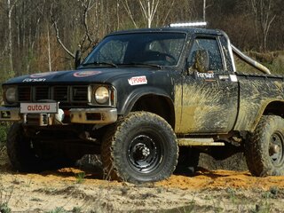 1985 Toyota Hilux IV, чёрный, 1500000 рублей, вид 3