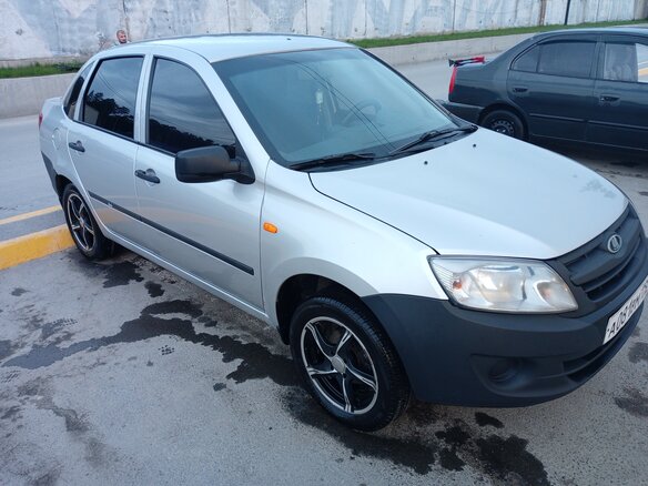 2013 Lada (ВАЗ) Granta I, серый, 200000 рублей
