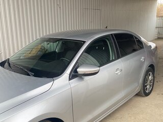 2013 Volkswagen Jetta VI, серебристый, 950000 рублей, вид 2